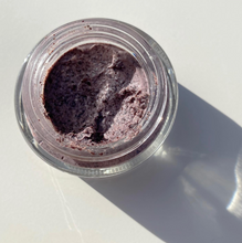 Carica l'immagine nel visualizzatore di Gallery, Maschera & Scrub viso con estratto secco di vinacce di uva Barbera