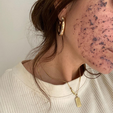 Carica l'immagine nel visualizzatore di Gallery, Maschera & Scrub viso con estratto secco di vinacce di uva Barbera